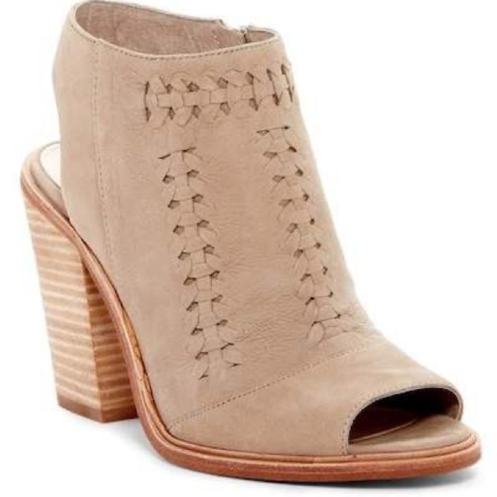 Vince Camuto, tan leather heels